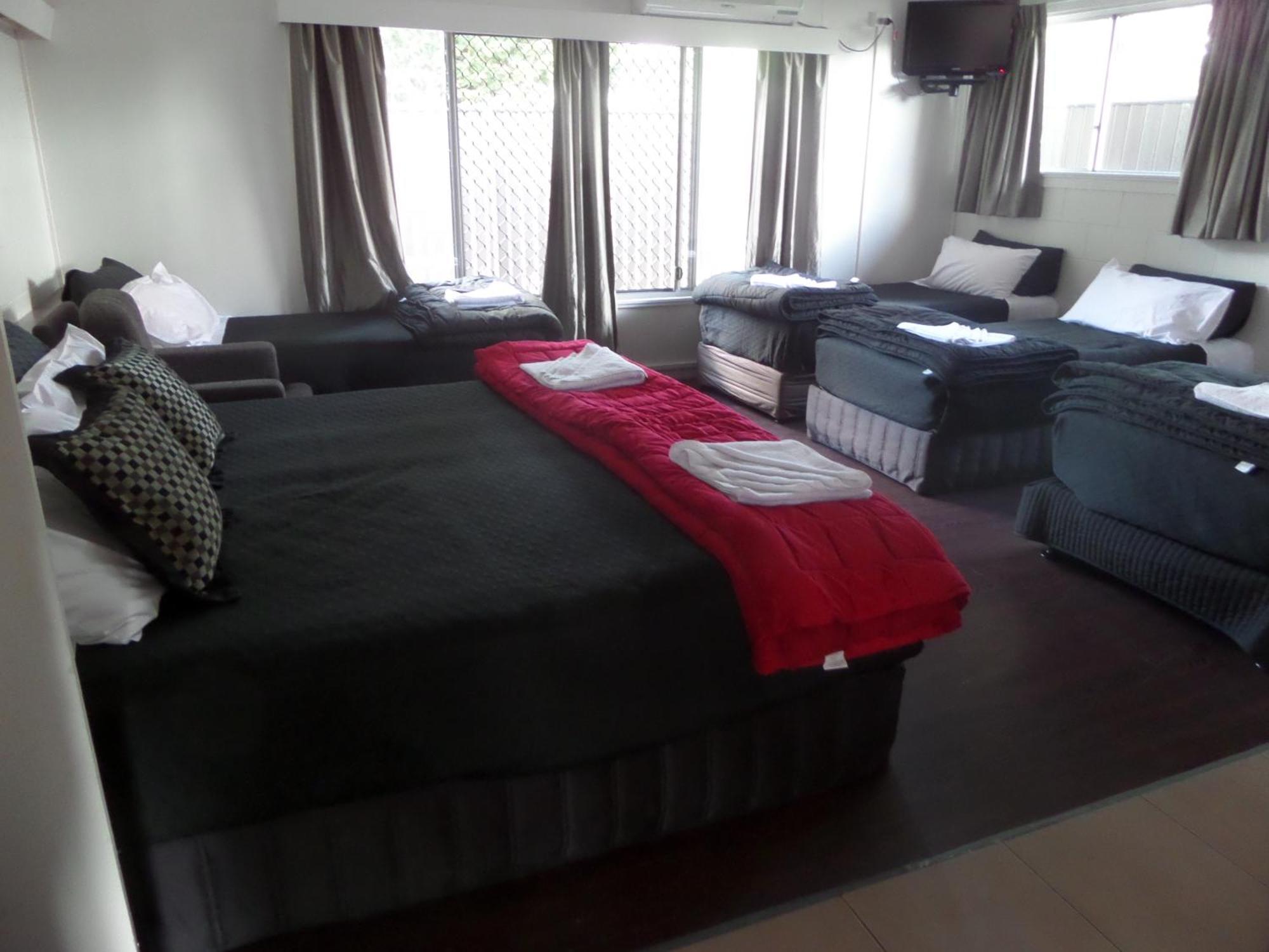 Motel Oasis Kingaroy Δωμάτιο φωτογραφία