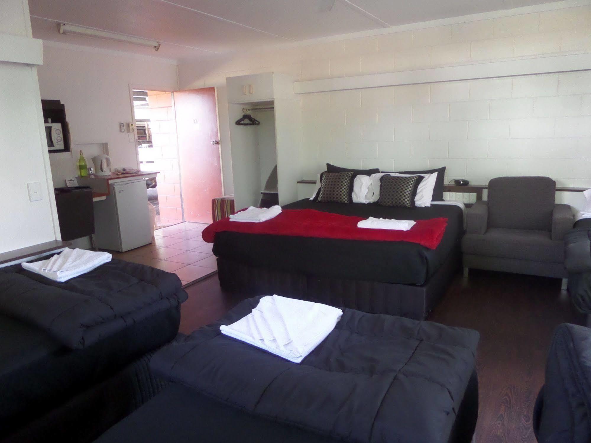 Motel Oasis Kingaroy Εξωτερικό φωτογραφία